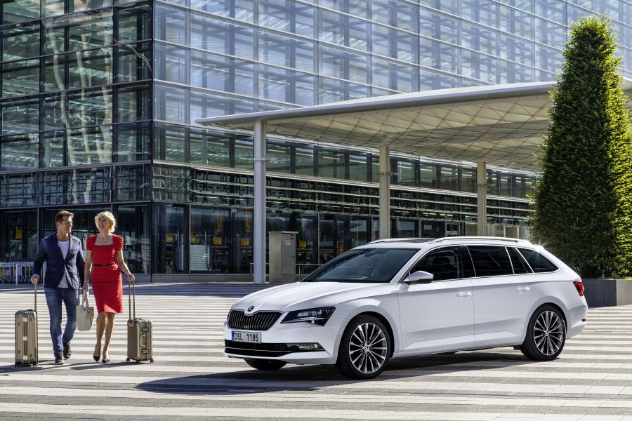  Skoda Superb Combi 2015 года  (фото 9 из 29)